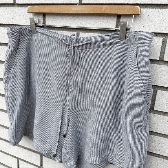 Style & Co. Railroad Stripe Blue White Linen Blend Casual Shorts Elastic Waist - Picture 2 of 11